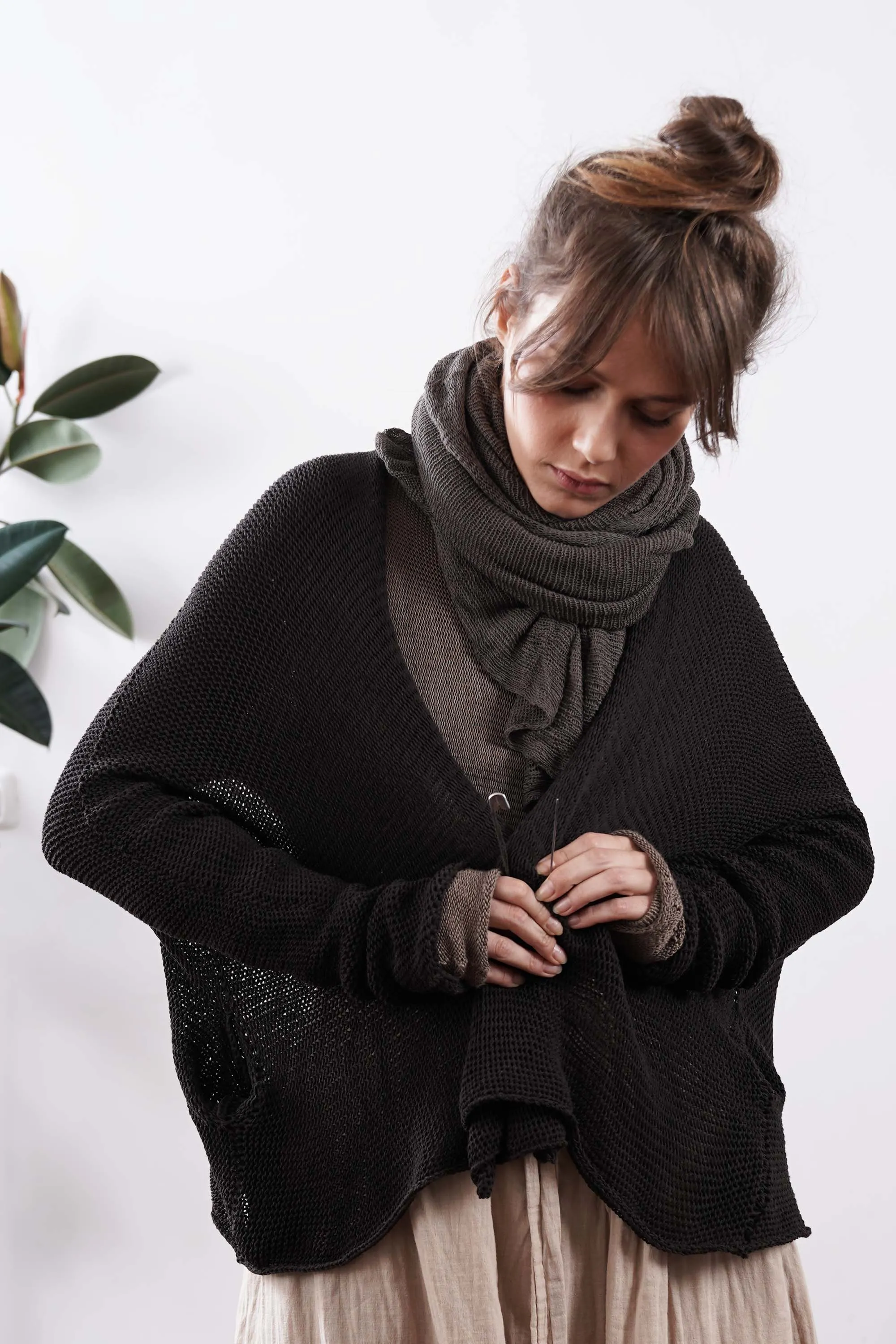 Beka loose cardigan with pockets in Charcoal Dark Brown