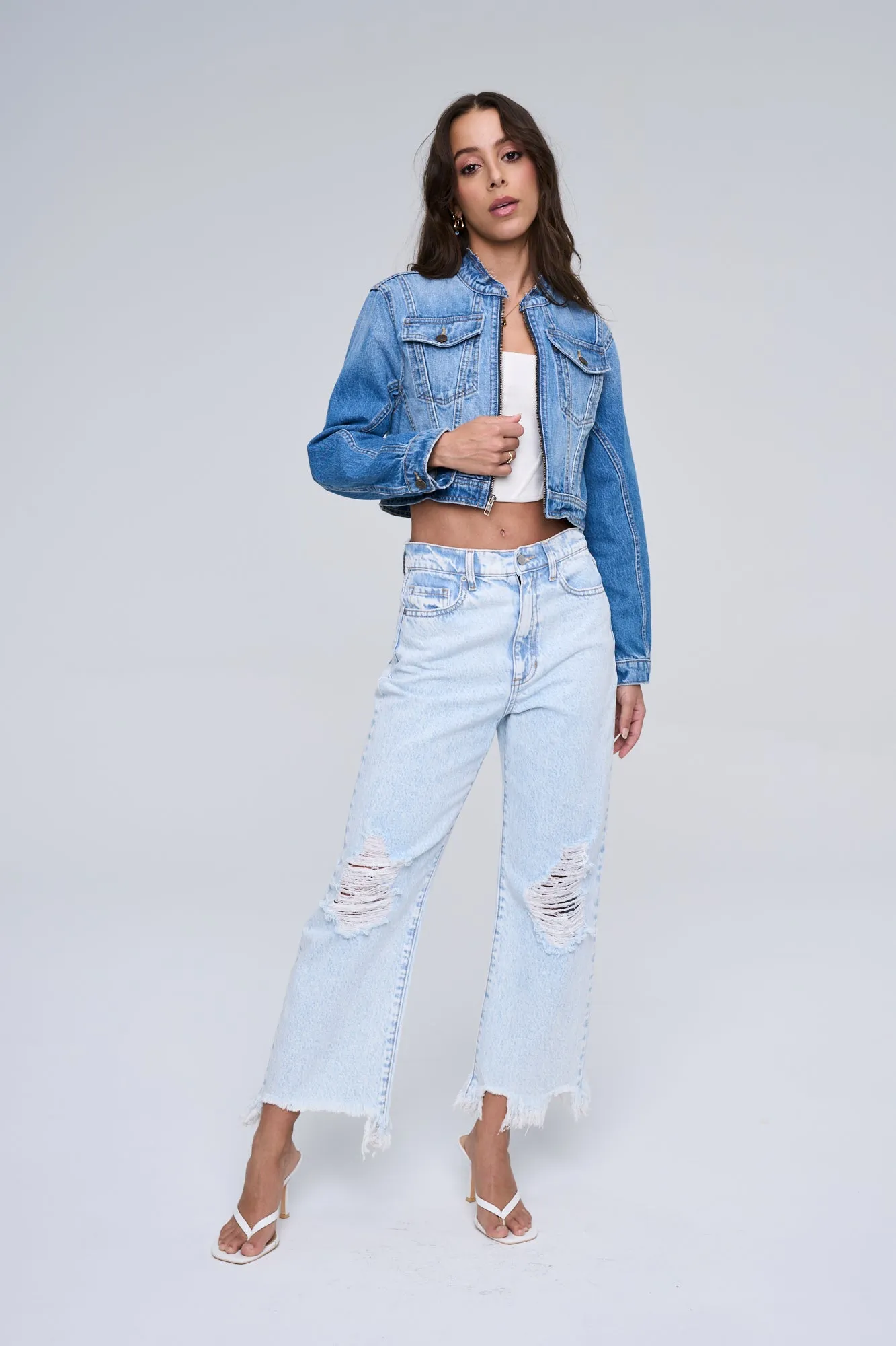 HIGH RISE WIDE CROP WITH KNEE AND HEM DISTRESSING  / SP-P11571-LA